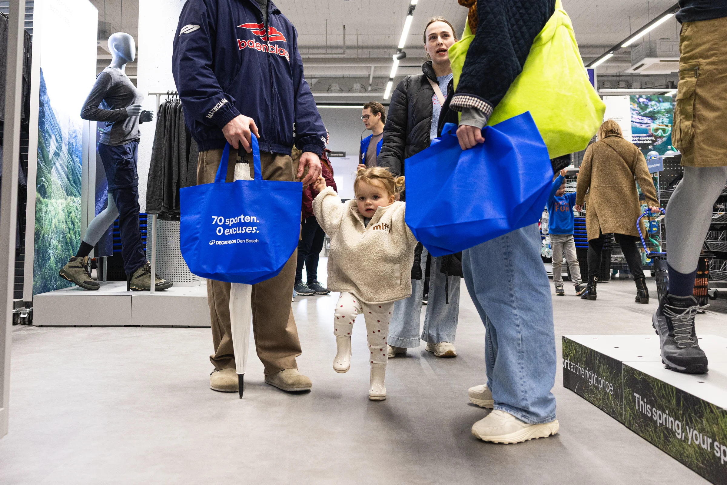 Decathlon · 16